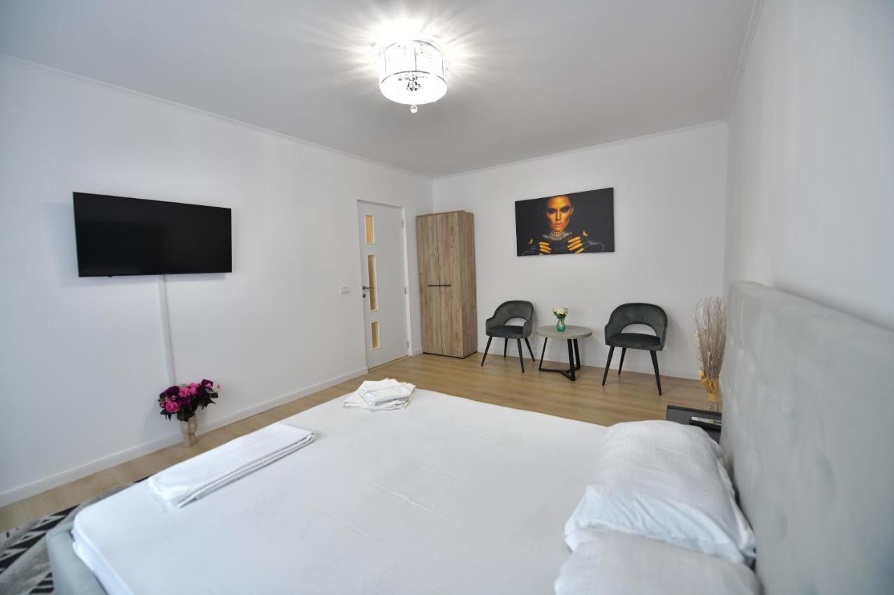 Luxury Studio / M Romancierilor Boekarest Buitenkant foto